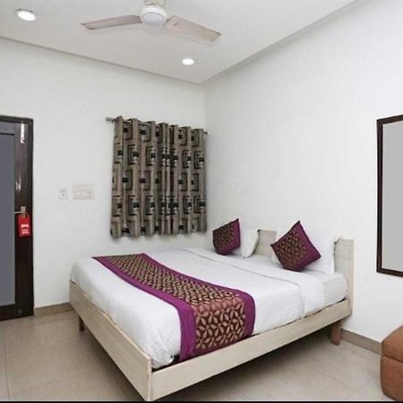 Deluxe Rooms In Jangpura Ню Делхи Екстериор снимка
